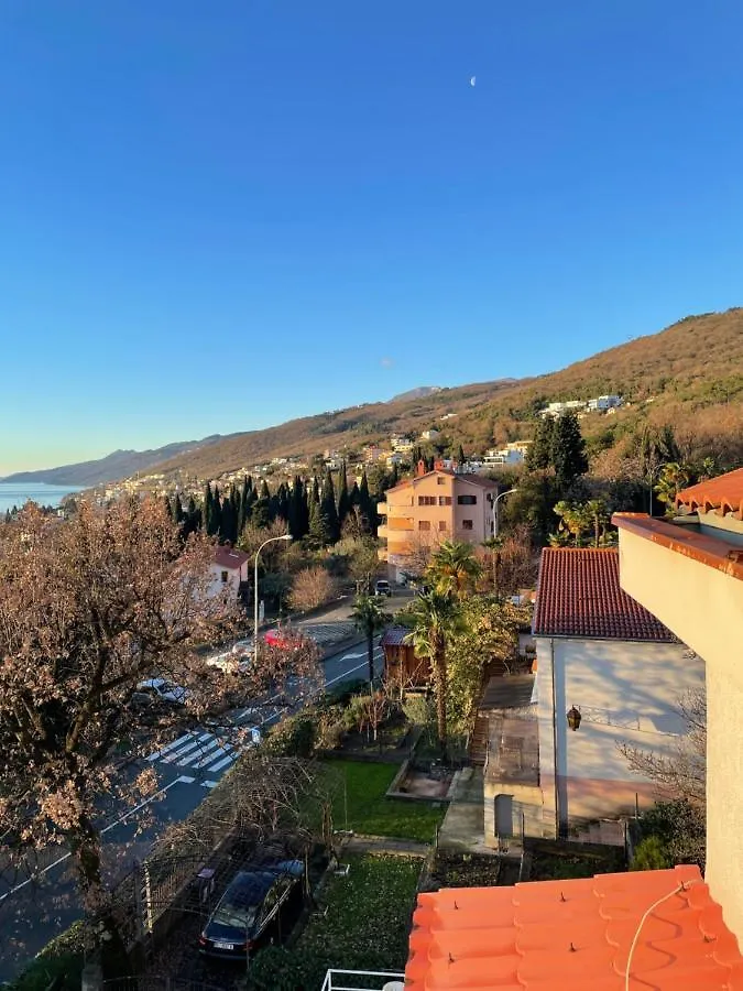 Opatija Apartment - Ocean Suite & Sea Breeze 0*,  קרואטיה